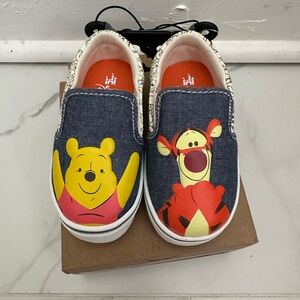 Disney Baby Winnie the Pooh Classic Baby Toddler Slip-on Shoes Size 6 New
